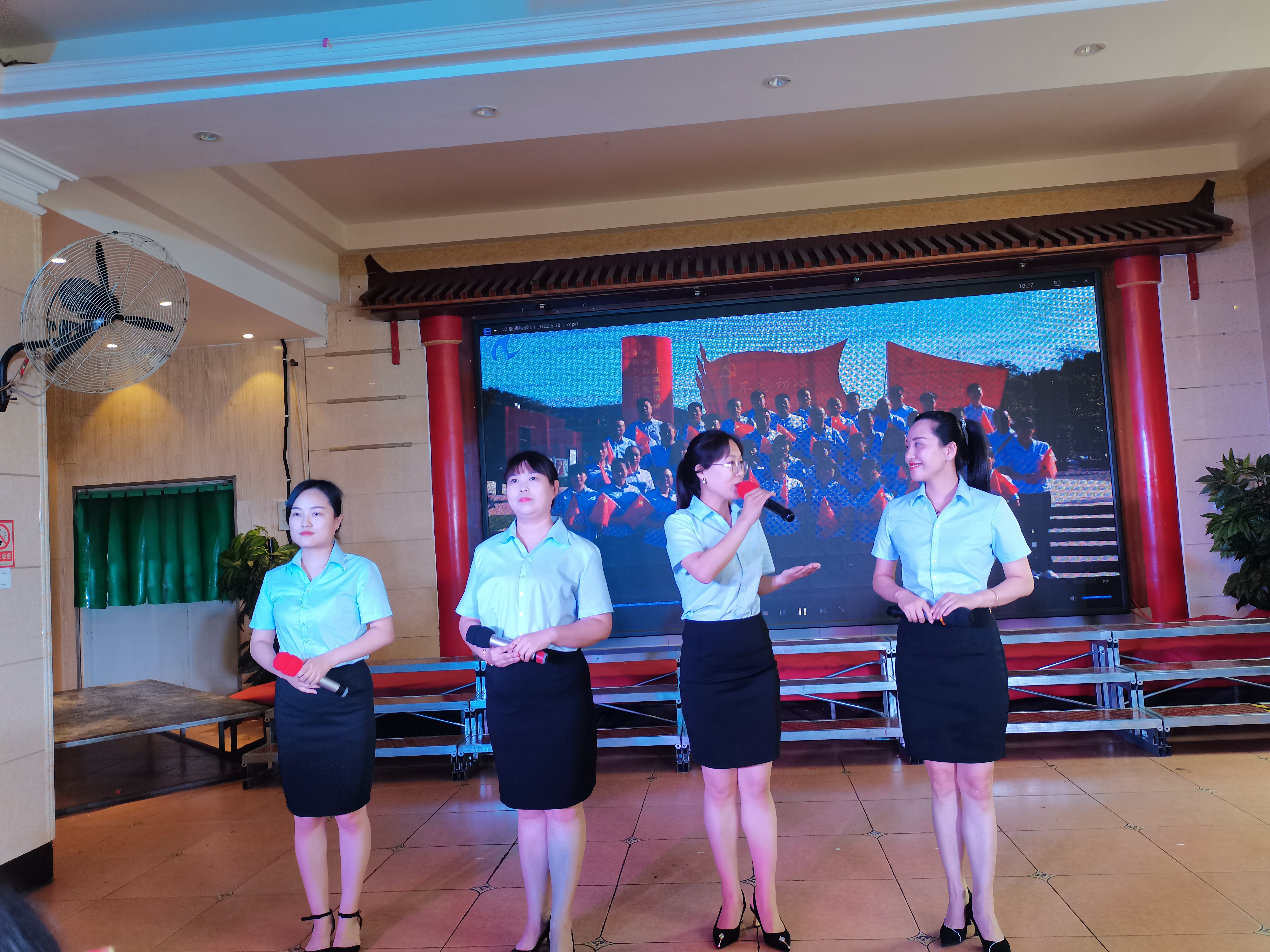 河南鴻宸參加鋼五區(qū)歡慶七一 “喜迎二十大 永遠(yuǎn)跟黨走”紅色詩歌誦讀活動(dòng)！